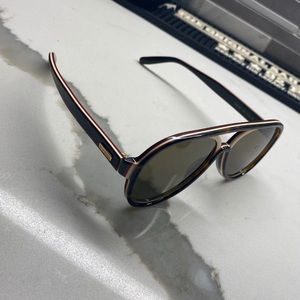 MEN’s GUCCI SUN GLASSES 100% REAL AND AUTHENTIC
